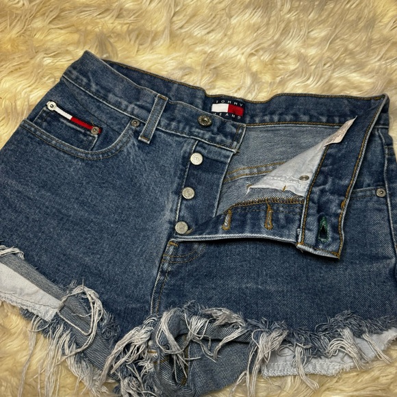 Tommy Hilfiger Shorts - Picture 6 of 6